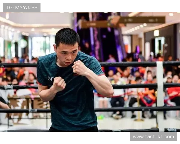 徐灿训练完直接拎着两袋蛋白粉去夜市吃烧烤？