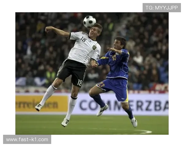 穆西亚拉 vs 克罗斯：技术传承与中场核心进化路径对比