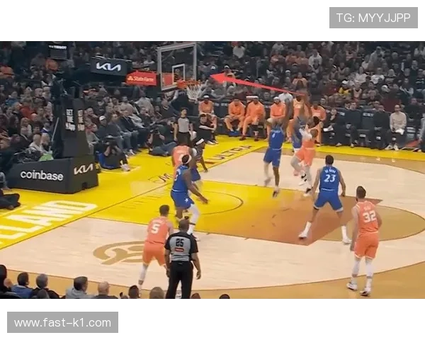 米切尔挡拆单打吸引防守，效率较上季回升