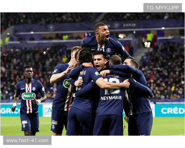 巴黎圣日耳曼中场连贯性存疑，实战对抗中衔接问题逐步显现