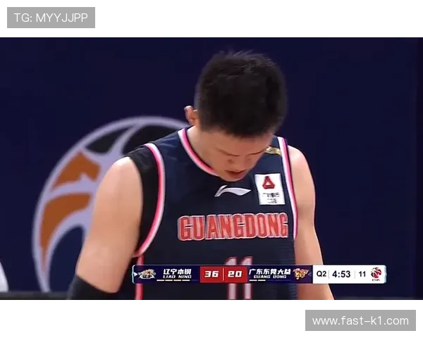 郭艾伦凌晨三点还在吃炸鸡？这自律程度真的服了